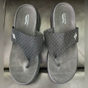 Women’s Skechers Archfit Sandler size 10